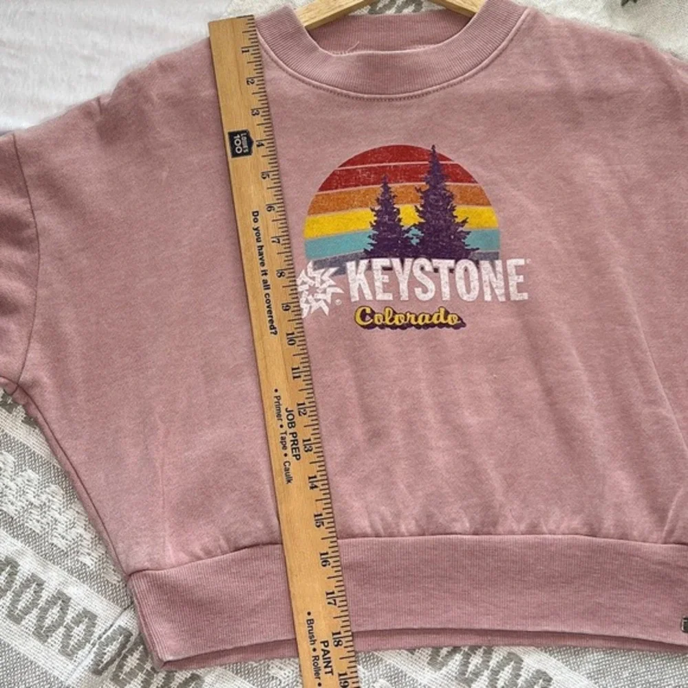 Techstyles Sweatshirt Keystone Travelcore Rainbow Sunset Graphic‎ Women's Pink - Picture 9 of 9